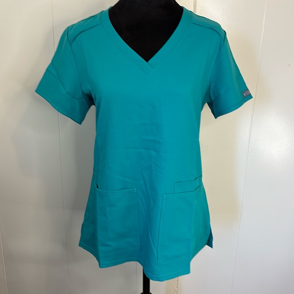 Med Couture Insight Women’s Teal V-Neck Scrub Top | Small |